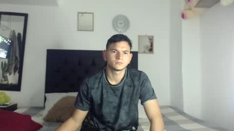 Snapshot of richr_latin_boy chatting on December 31, 6:35 pm rich online show from December 31, 6:35 pm