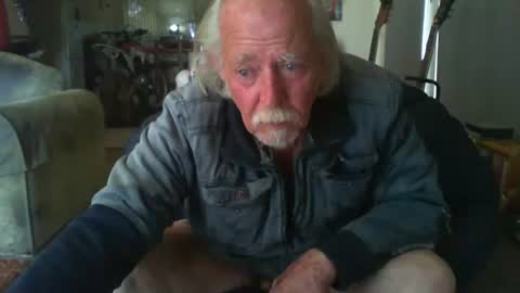 riveratggg online show from November 8, 10:07 am