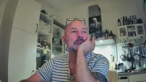 Snapshot of roadrunnerger chatting on January 15, 6:19 pm roadrunnerger online show from January 15, 6:19 pm