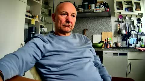 Snapshot of roadrunnerger chatting on October 11, 3:38 pm roadrunnerger online show from October 11, 3:38 pm