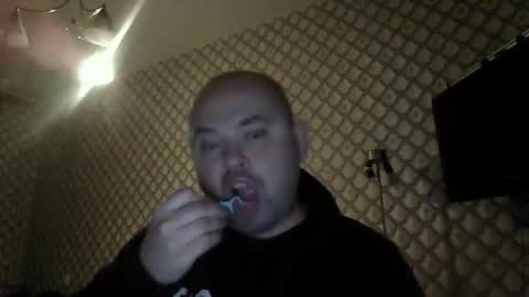 rob18997 online show from November 21, 8:19 pm