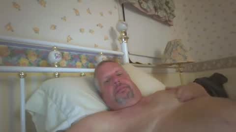 Snapshot of rob9271963 chatting on January 1, 5:22 am Rob online show from January 1, 5:22 am