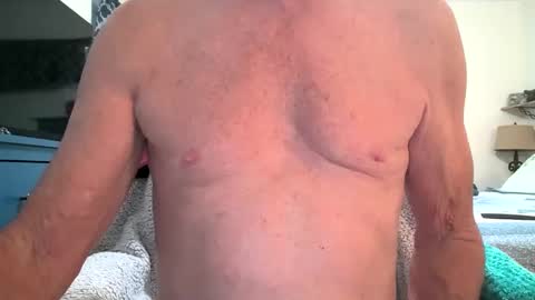 Snapshot of robert45556 chatting on October 1, 8:02 pm robert online show from October 1, 8:02 pm