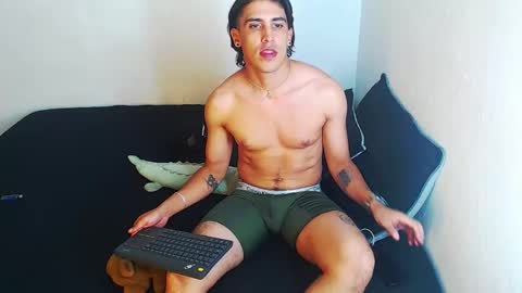 Robisson Zack online show from November 25, 1:51 am