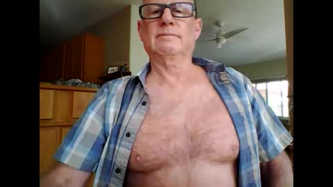 robo0000 online show from September 9, 4:28 pm