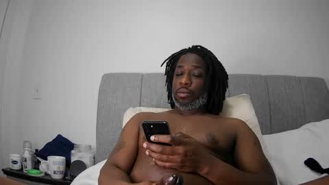 Snapshot of robo_cox chatting on October 21, 2:42 pm BBC America online show from October 21, 2:42 pm