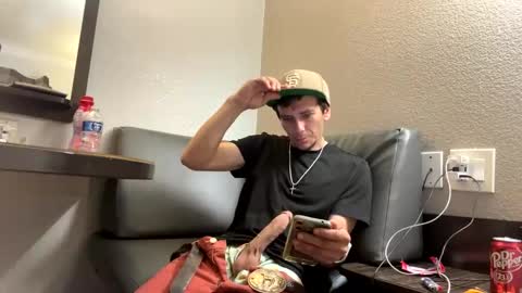 Rob witha 8 online show from October 13, 11:33 pm