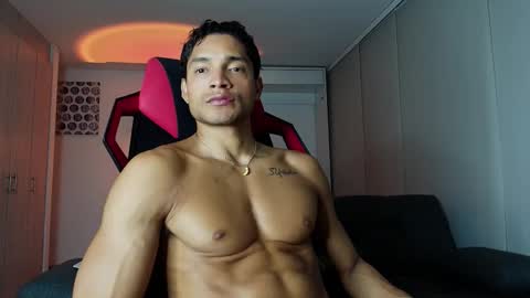 roby_millerr online show from April 16, 12:32 am