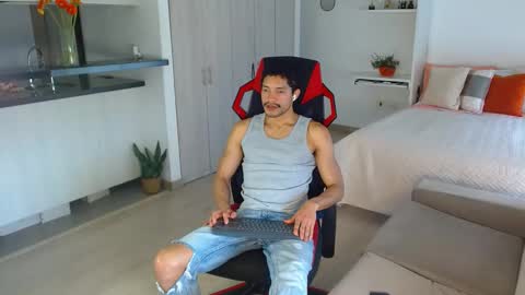 roby_millerr online show from February 6, 4:25 pm