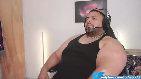 Snapshot of rodrixxx54 chatting on January 21, 2:44 am rodrixxx54 online show from January 21, 2:44 am