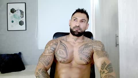 Snapshot of rogers_p chatting on December 23, 2:28 pm Rogers online show from December 23, 2:28 pm