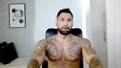 Snapshot of rogers_p chatting on February 3, 2:34 pm Rogers online show from February 3, 2:34 pm