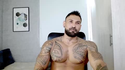 Snapshot of rogers_p chatting on January 10, 2:23 pm Rogers online show from January 10, 2:23 pm