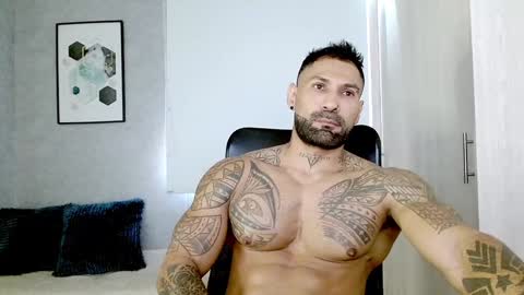 Snapshot of rogers_p chatting on January 24, 2:08 pm Rogers online show from January 24, 2:08 pm