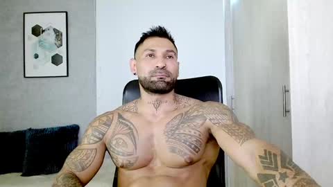 Snapshot of rogers_p chatting on January 16, 10:55 pm Rogers online show from January 16, 10:55 pm