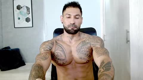 Snapshot of rogers_p chatting on December 12, 2:55 pm Rogers online show from December 12, 2:55 pm