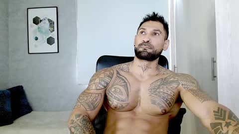 Snapshot of rogers_p chatting on January 7, 1:54 pm Rogers online show from January 7, 1:54 pm