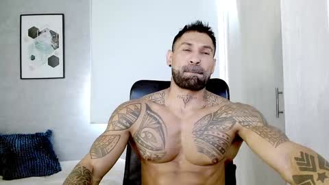 Snapshot of rogers_p chatting on December 25, 2:56 pm Rogers online show from December 25, 2:56 pm