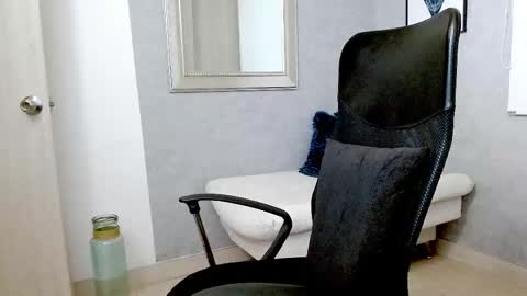 Snapshot of rogers_p chatting on October 20, 8:18 am Rogers online show from October 20, 8:18 am