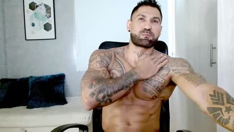 Snapshot of rogers_p chatting on January 21, 2:33 pm Rogers online show from January 21, 2:33 pm