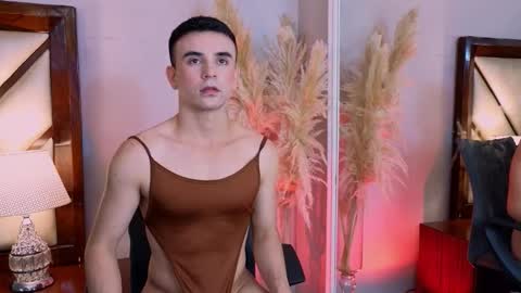   online show from December 4, 1:07 pm