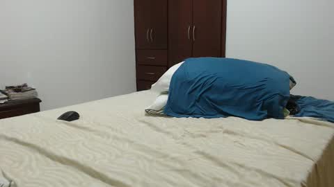    online show from November 22, 11:43 am