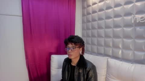 Ronald Thompson online show from March 2, 5:08 am