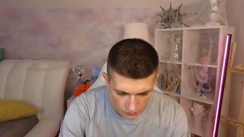 Rony online show from December 5, 1:38 pm