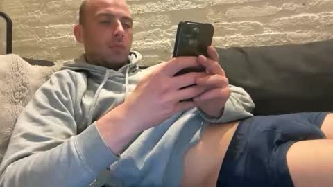 rotteei1 online show from April 3, 6:15 pm