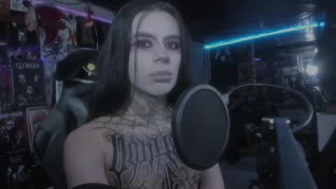 Snapshot of rotten_dreams chatting on March 7, 12:23 pm rot online show from March 7, 12:23 pm