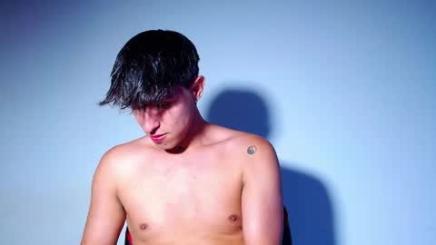 rowanboy23 online show from May 20, 5:58 am