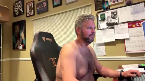 rowdypete787 online show from September 18, 3:52 am