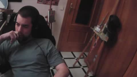 royer04 online show from October 27, 3:42 am