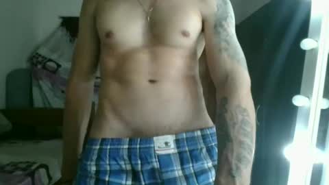 rpiedrahita2000 online show from October 31, 6:15 am