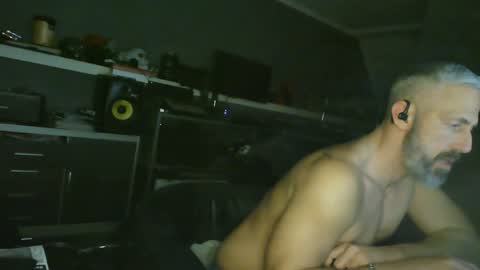 Chico que rico Caliente online show from January 23, 2:02 am