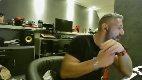 Chico que rico Caliente online show from January 8, 6:52 am