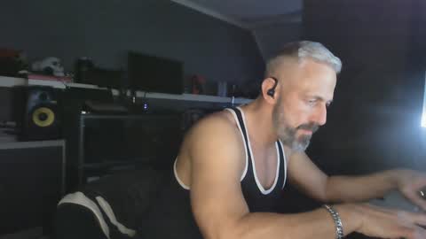 Chico que rico Caliente online show from January 18, 2:44 pm