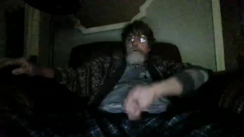 Snapshot of runningaround60 chatting on January 14, 2:19 am runningaround60 online show from January 14, 2:19 am