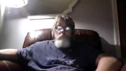 Snapshot of runningaround60 chatting on September 22, 1:38 am runningaround60 online show from September 22, 1:38 am