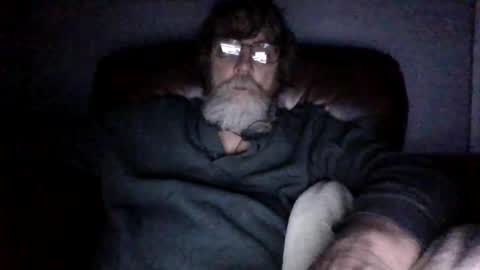 Snapshot of runningaround60 chatting on February 24, 2:40 am runningaround60 online show from February 24, 2:40 am