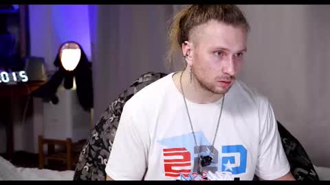 Paul online show from December 18, 6:04 pm