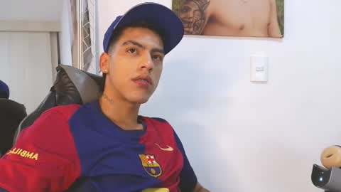  R U S S E L L  online show from February 27, 11:26 pm