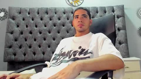 Snapshot of ryan_paterson chatting on January 21, 7:39 pm Ryan online show from January 21, 7:39 pm