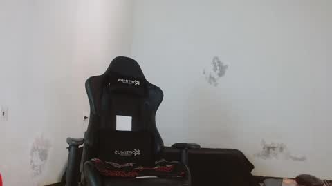 Snapshot of ryan_warren18 chatting on December 5, 8:45 pm RYAN online show from December 5, 8:45 pm