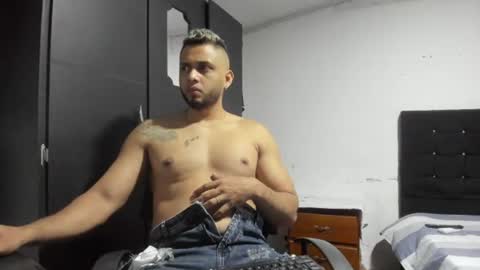 ryan_xc1 online show from July 3, 3:23 am
