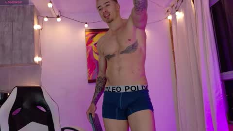 Ryan Blue ig ryannblue online show from November 28, 2:04 am