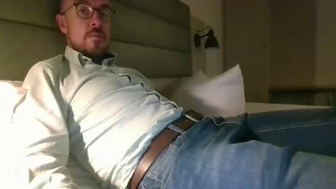 s_i_q online show from September 30, 6:00 pm