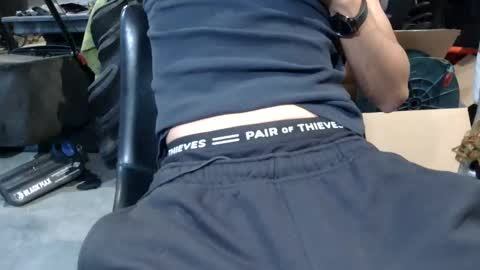 Snapshot of sacalaschichiss chatting on December 11, 7:43 am Dee online show from December 11, 7:43 am