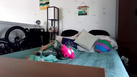 salis1981 online show from November 12, 7:08 pm