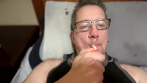 saltydoggy43931 online show from March 11, 10:44 am